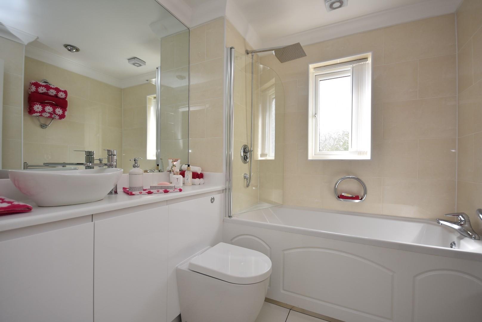 11 The Grange, Baroness Place, Penarth, CF64 3UW